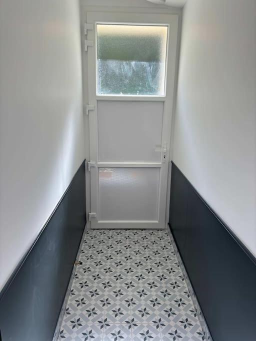Duplex Parapluies De Cherbourg Netflix Parking Zewnętrze zdjęcie