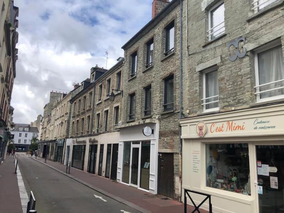 Duplex Parapluies De Cherbourg Netflix Parking Zewnętrze zdjęcie